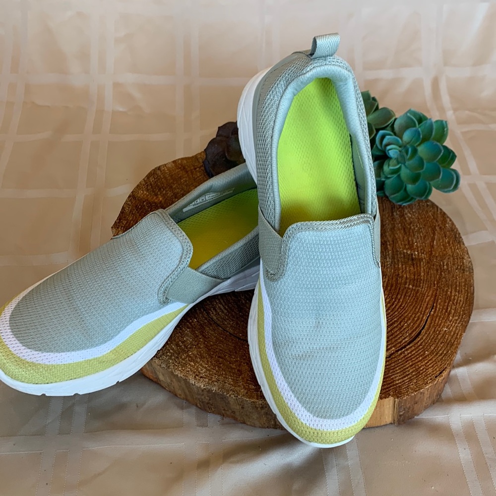 Vionic slip on sneakers